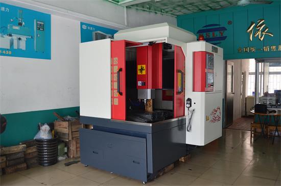 依速力高速模具雕銑機(jī)870 依速力高速模具雕銑機(jī)870