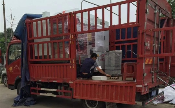 650數控雕銑機裝車 650數控雕銑機裝車