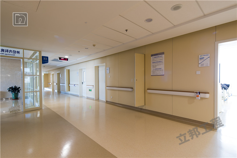 沈陽(yáng)積水潭醫(yī)院抗菌涂料走廊涂裝案例.png