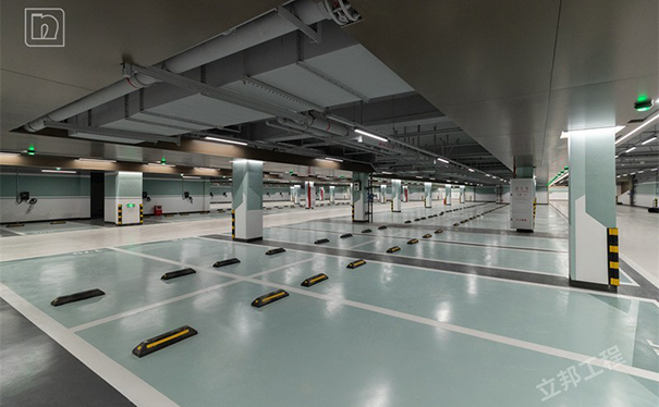 地下車庫環(huán)氧地坪漆多少錢一平方？