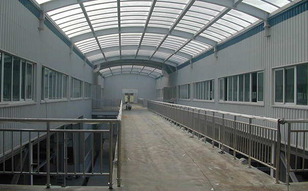 鋼結(jié)構(gòu)廠房造價(jià)多少錢一平方？