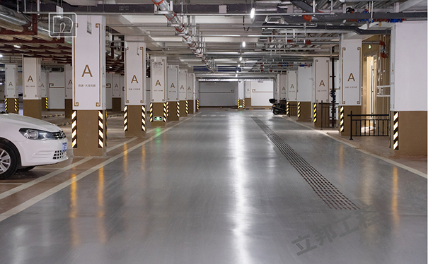 自流平環(huán)氧地坪漆多少錢(qián)一平米?