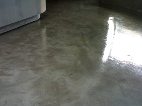 水泥自流平地面做法，自流平水泥地面怎么做?